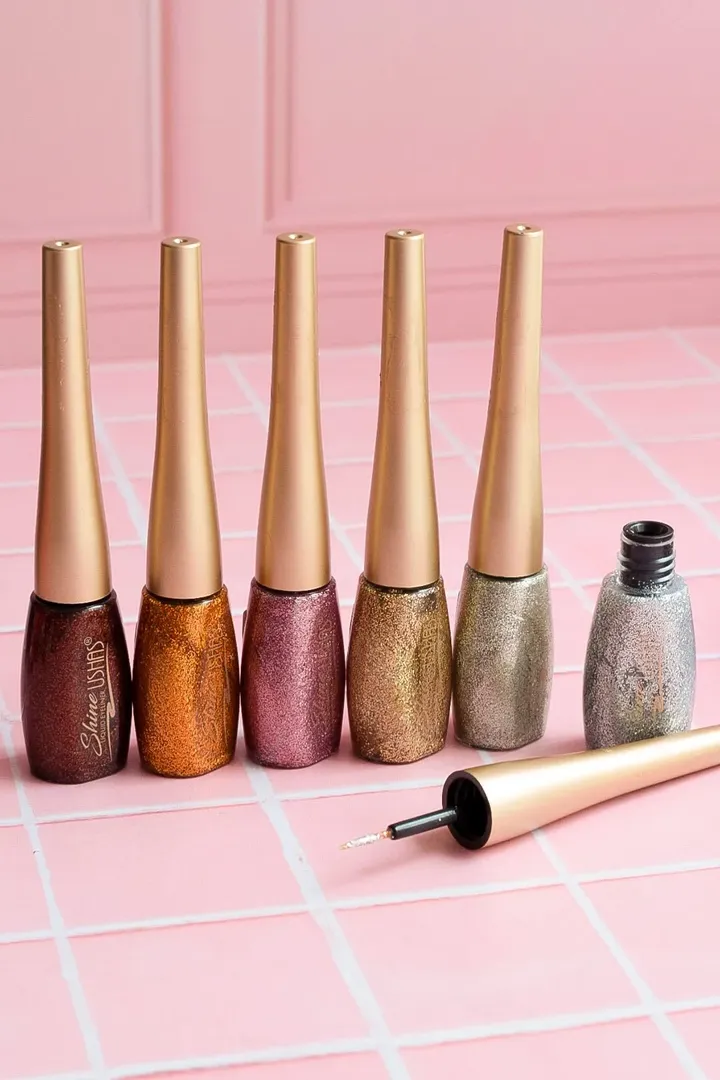DELINEADOR LIQUIDO CON GLITTER USHAS