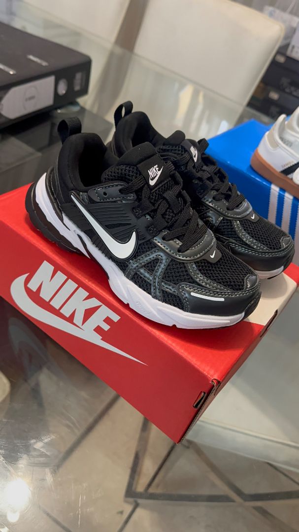 V2k black white kids