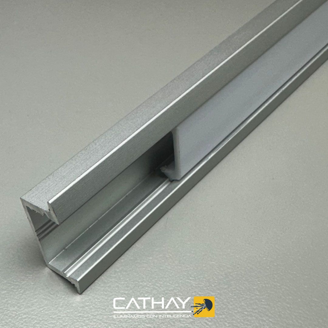 PERFIL UMBRAL DE EMPOTRAR CON PANTALLA ACRILICA OPALIZADA (MOBILIARIO) 3 mts