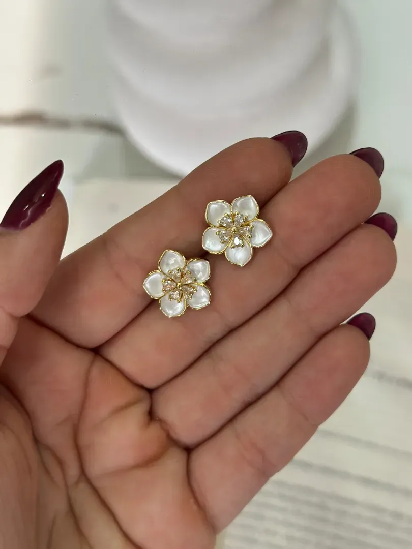 Aretes flor pequeña