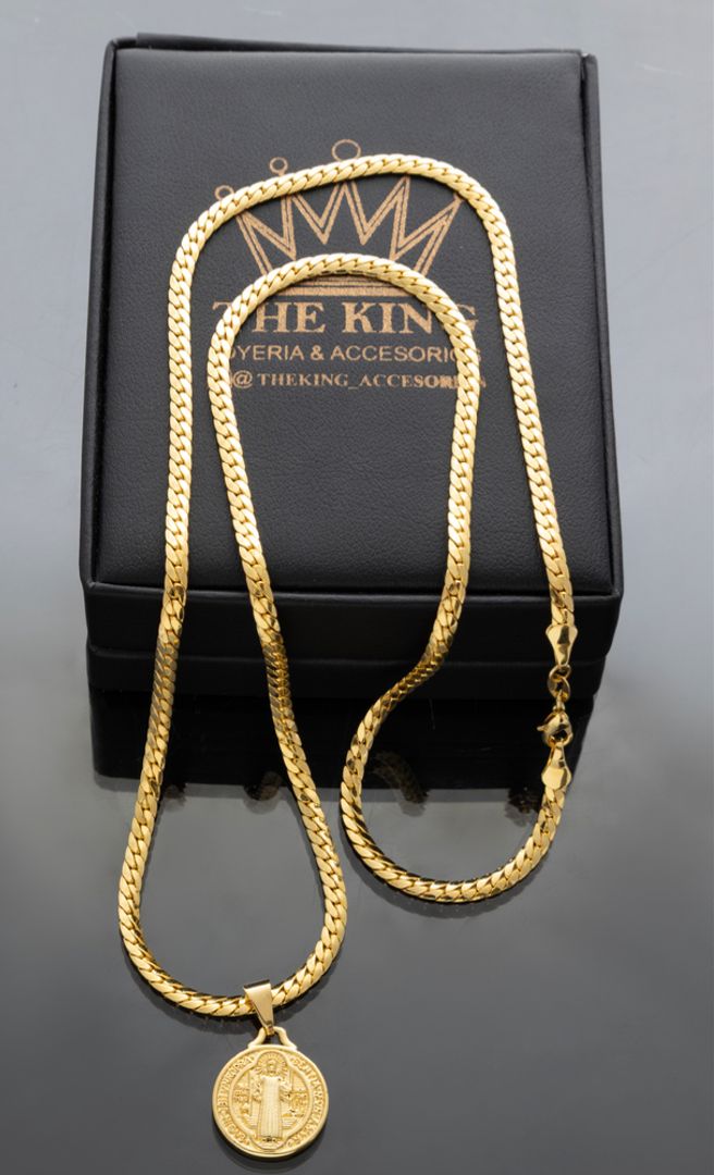 Cadena serpiente y san Benito 