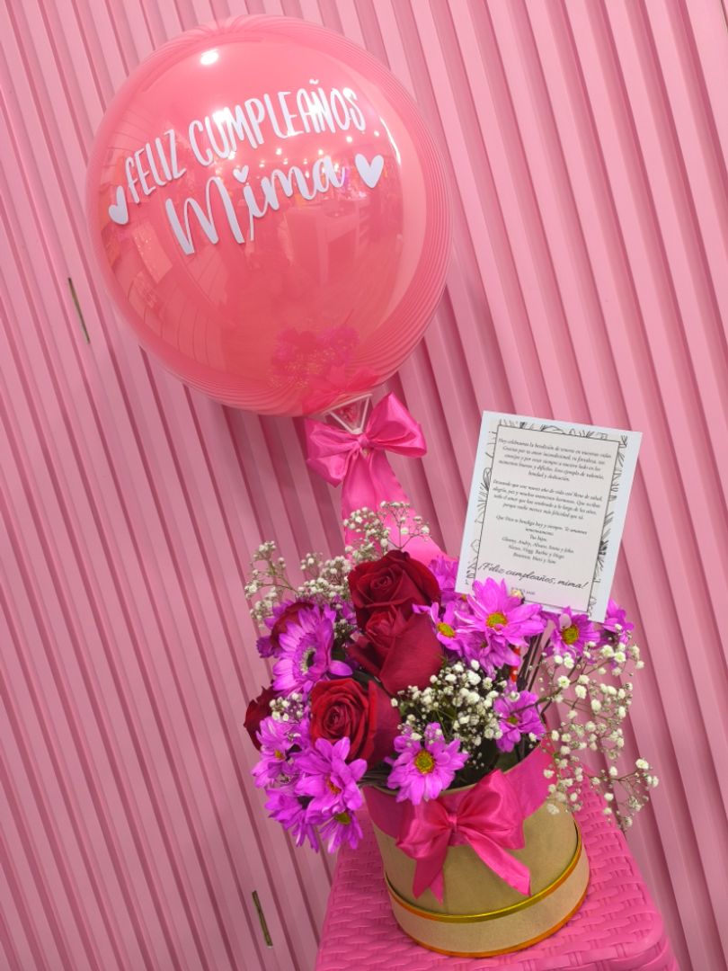FLORES CON GLOBOS PERSONALIZADO 