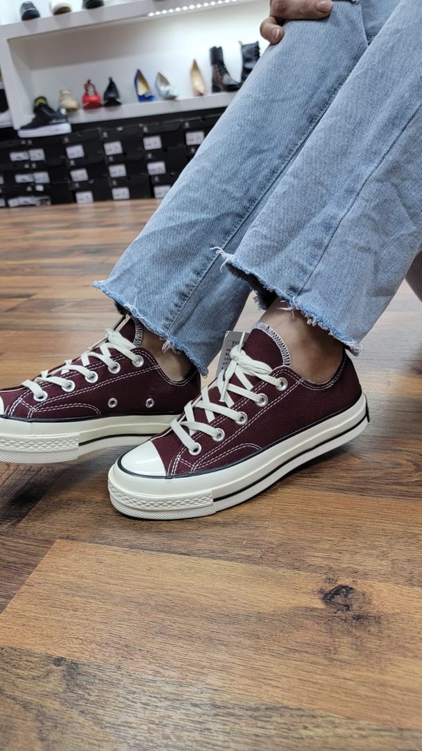 Converse ocre