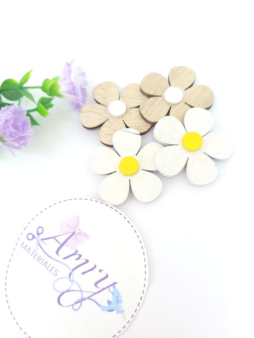 4 Flores Surtidas Madera
