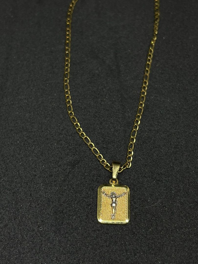 Dije Rectangular con Cristo