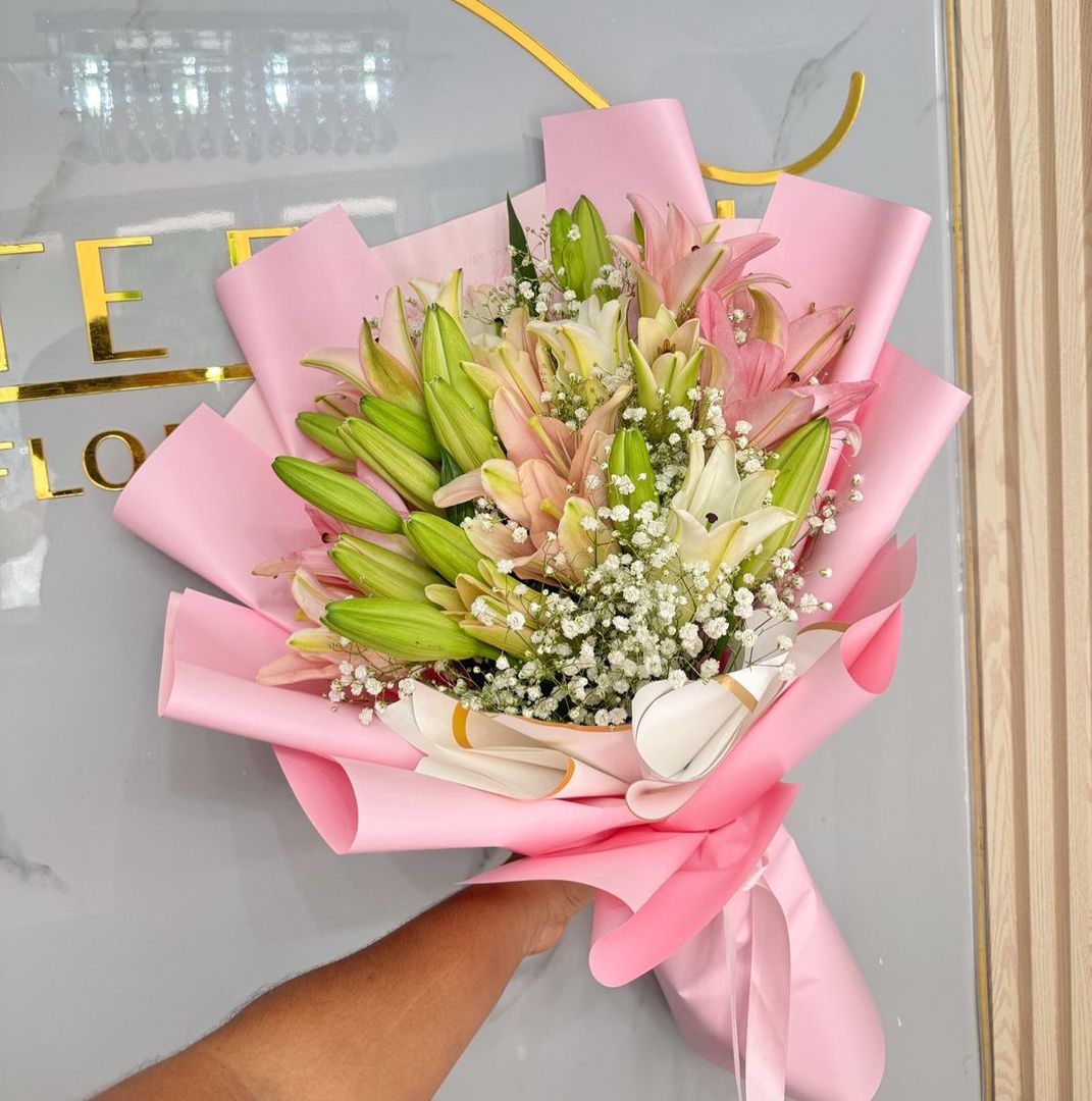 Bouquet alargado  lilis 