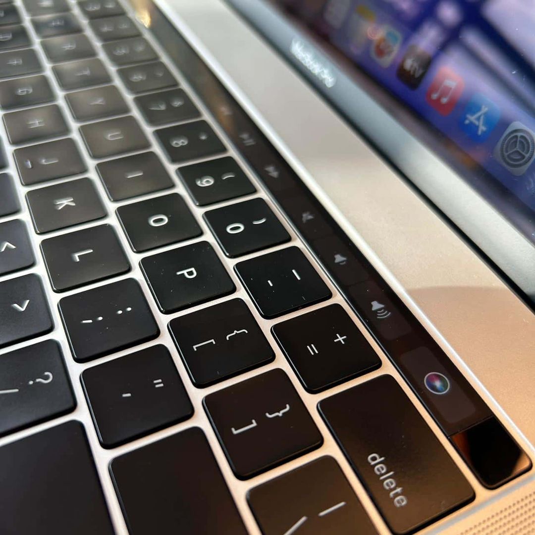 MacBook Pro A1707 15.4”