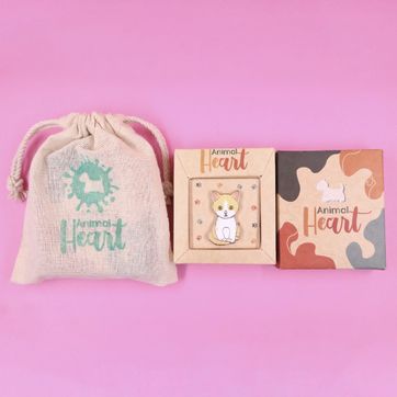 PIN GATO BLANCO Y AMARILLO - imagen 2