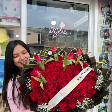 Imagen del producto 80 ROSAS MAS TULIPANES 