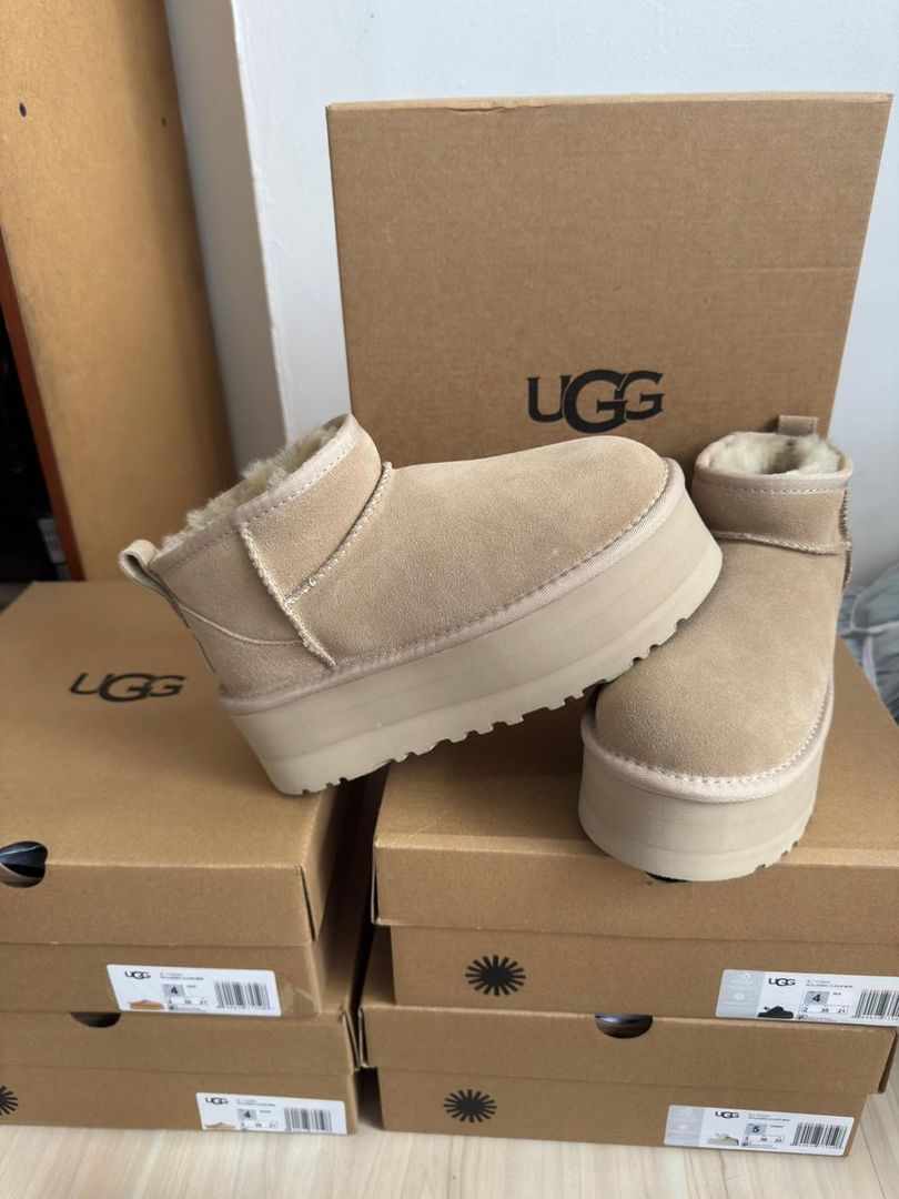 BOTAS Y ZAPATO UGG
