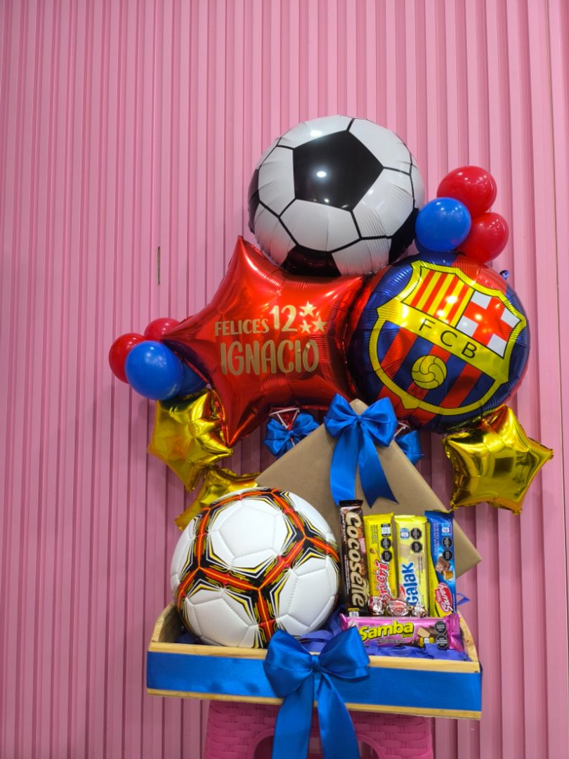 ARREGLO CON GLOBOS DE FUTBOL