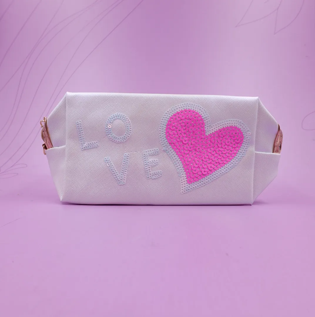 COSMETIQUERA LOVE SENCILLA