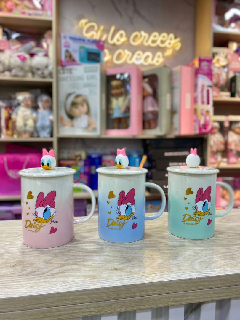 TAZA DAISY CON TAPA FIGURA