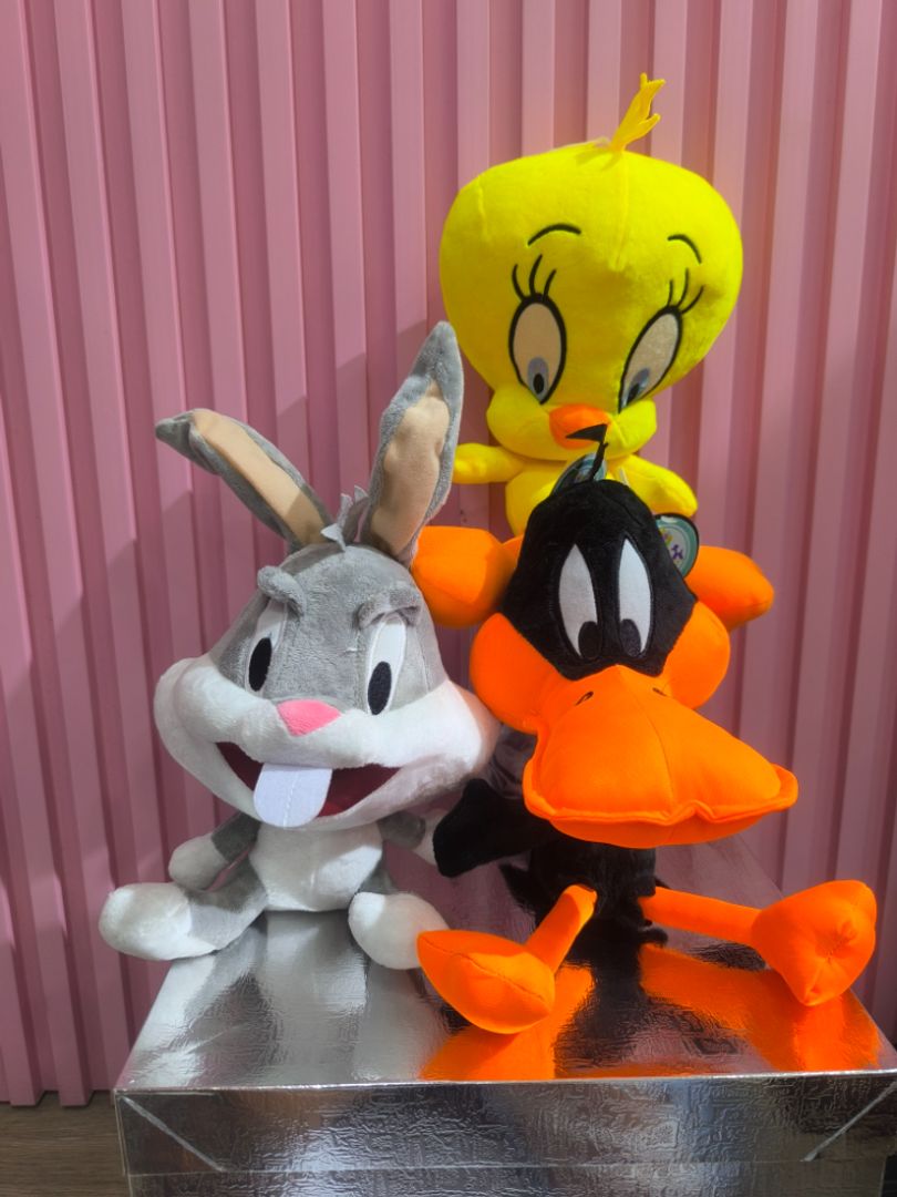 LOONEY TUNES