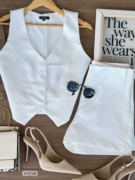 SET CHALECO BOTONES Y SHORT VY2759 en Azul claro — foto 4