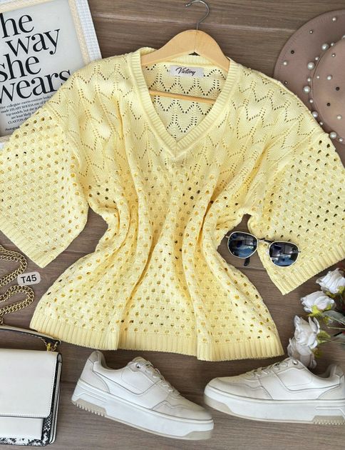 BLUSON HILO CUELLO V DISEÑO HUECOS T45 en AMARILLO — foto 2
