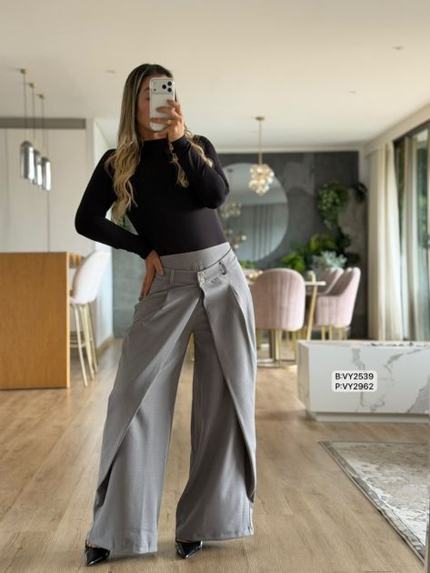 PANTALON CON SOBREPUESTO VY2962 en Azul medio — foto 3
