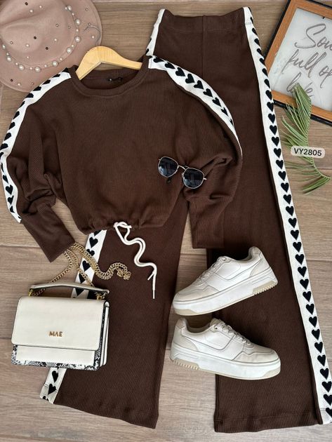 SET HILO BUZO Y PANTALON CORAZONES VY2805 en IVORY — foto 3