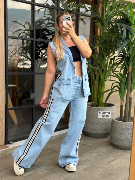 CHALECO DENIM BOLSILLOS Y LINEA TEJIDA Q250
