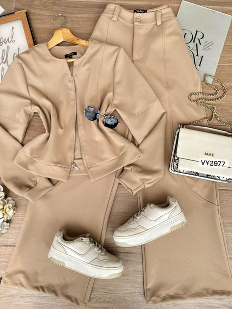 SET CHAQUETA Y PANTALON VY2977 en Beige — foto 5