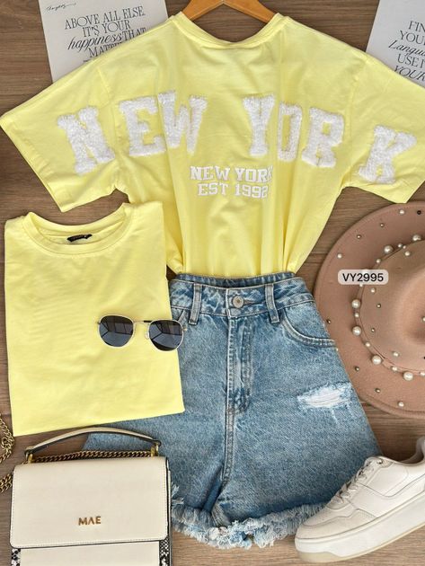 CAMISETA CAPRI REGULAR NEW YORK EN PELUCHE VY2995