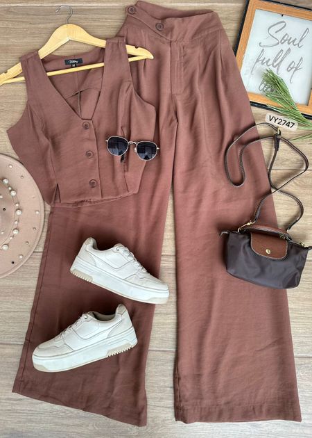 SET CHALECO Y PANTALON BOTONES FORRADOS VY2747 en Beige — foto 5