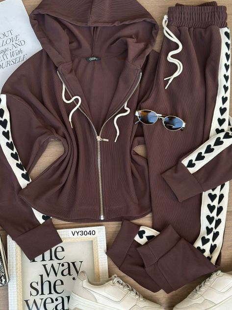 SET RIB CHOMPA CORDON HILADILLA CORAZONES Y PANTALON VY3040 en CAFE — foto 4