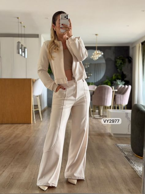 SET CHAQUETA Y PANTALON VY2977 en Beige — foto 3