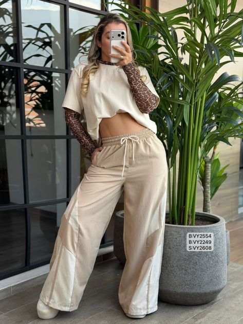 PANTALON CON METIDOS Y CORDON VY2608
