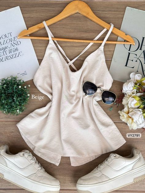 BLUSA TIRAS AMARRADO TRASERO VY2791 en Beige — foto 1