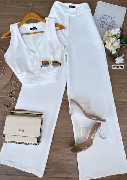 SET CHALECO Y PANTALON BOTONES FRENTE VY670 en Beige — foto 4
