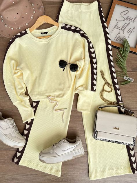 SET HILO BUZO Y PANTALON CORAZONES VY2805 en IVORY — foto 4