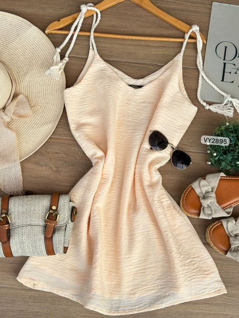 VESTIDO CON MANUALIDAD TIRAS VY2895