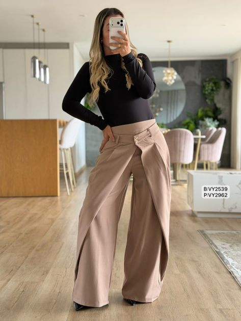 PANTALON CON SOBREPUESTO VY2962 en Azul medio — foto 4