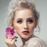 Imagen de la categoría ZONA DE MAQUILLAJE-PEINADOS 